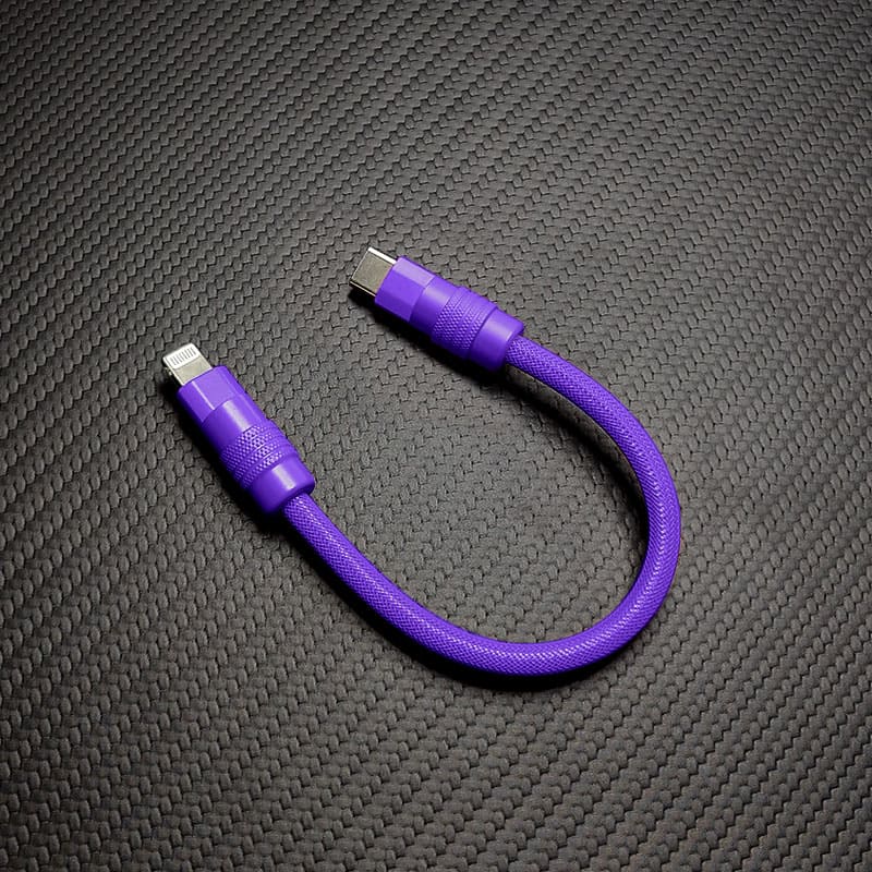 "Monochrome Chubby" Power Bank Friendly Cable