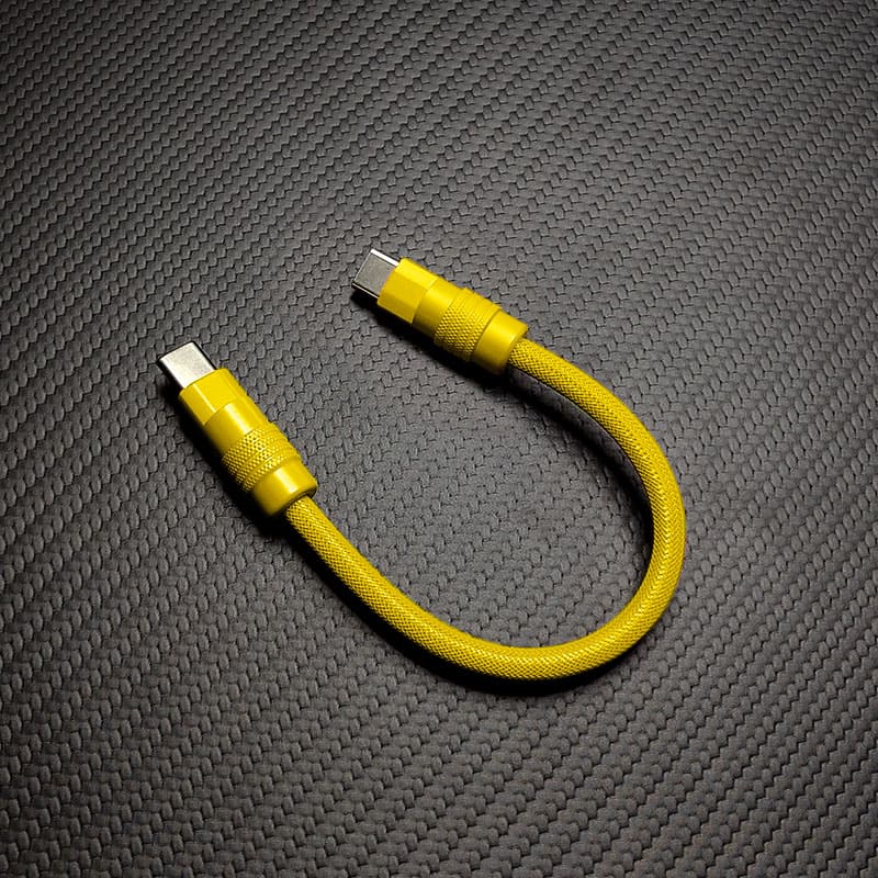 "Monochrome Chubby" Power Bank Friendly Cable